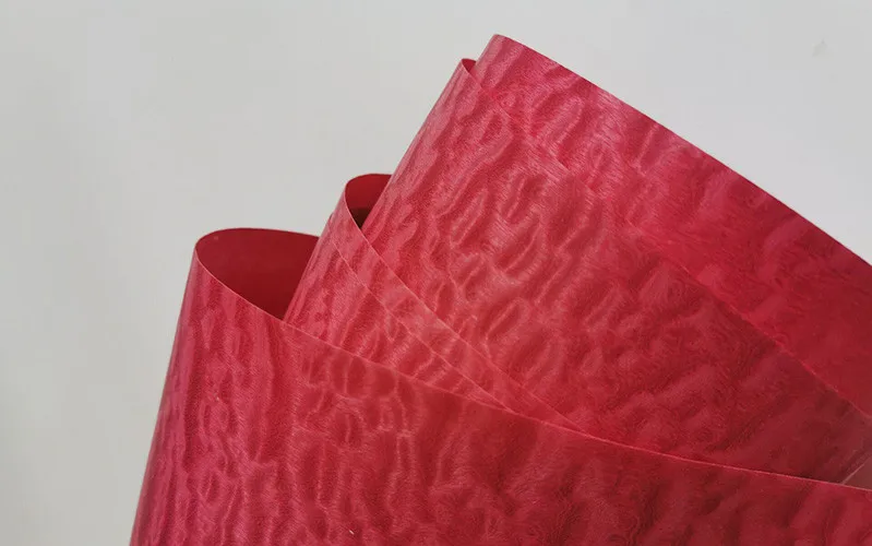 Натуральный подлинный Phoebe Figuared краситель деревянная шпон Мебель Декоративная шпона подложка с бумагой толщиной 0,25 мм розово-красный