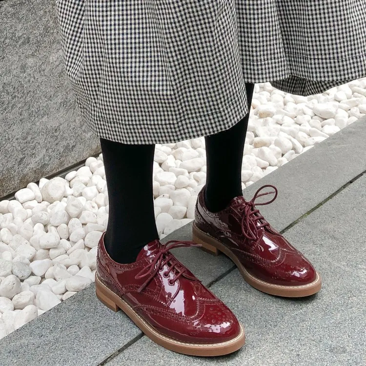 MLJUESE г., женские туфли-лодочки Демисезонные женские вечерние туфли из мягкой коровьей кожи с перфорацией типа «броги» на шнуровке винно-красный круглый носок на низком каблуке