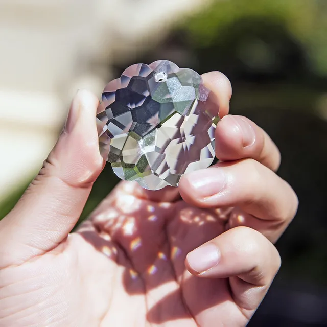 H&D 45 Mm Crystal Mandala Prism Suncatcher Ablakokhoz, Kültéri Beltéri Függő Dísz, Szivárványkészítő Ajándék Anyának, Nagymamának, Barátoknak - Image 4