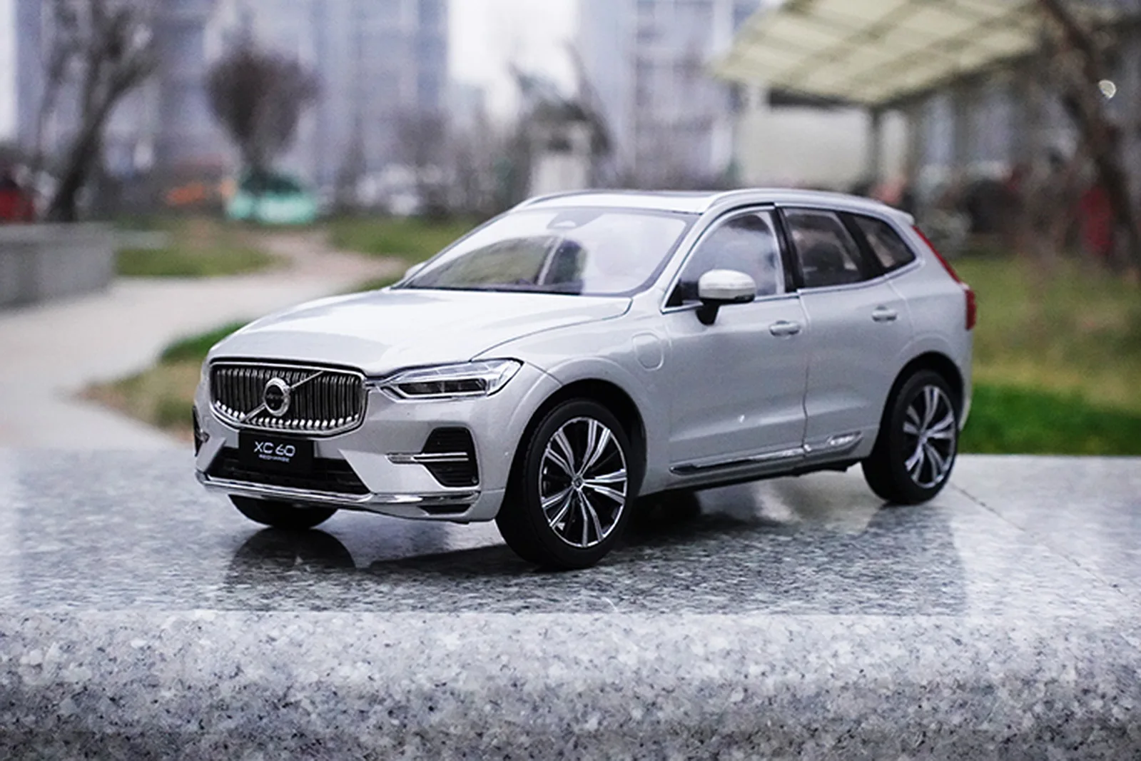 

1/18 Scale XC60 SUV 2022 Silver Diecast Car Model Toy Collection Gift
