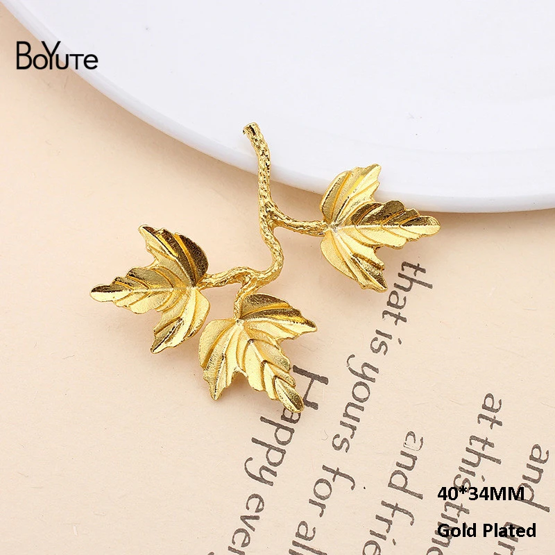 BoYuTe(20 Pieces/Lot) Metal Alloy 40*34MM Maple Leaf Materials Vintage Hand Made Diy Jewelry Accessories Wholesale - Цвет: Gold-40x34MM