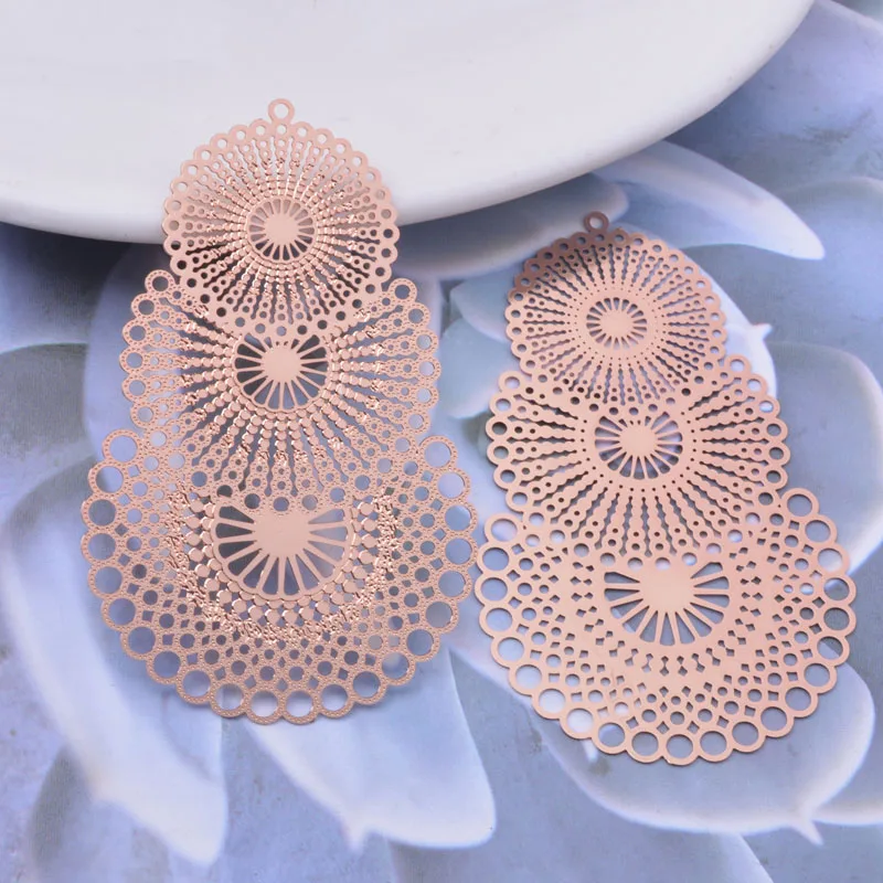 レース編みドイリー•楕円形お花のドイリー•ハンドメイド(490) 落ちつき