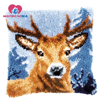 

latch hook Pillow kits Deer cross-stitch pillow embroidery carpet do it yourself embroidery pillow Foamiran for crafts home
