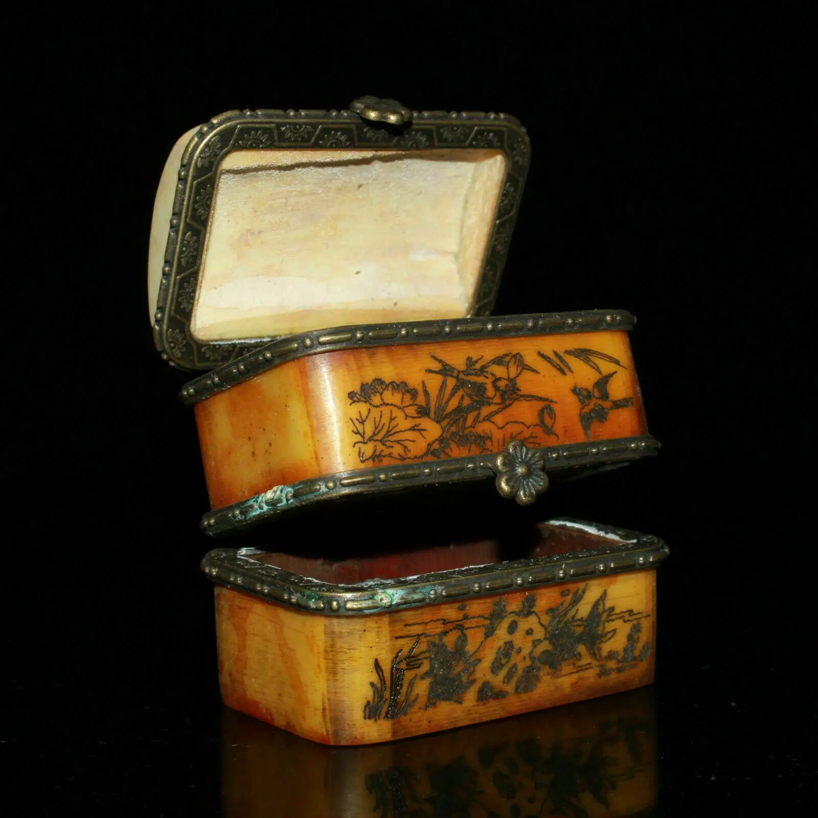 Rare Small Unique Vintage Antique Camel Bone Plum Trinket Jewelry Box 2