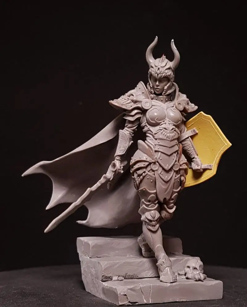 

1/24 Resin Model Building Kit Figure Busy knight
