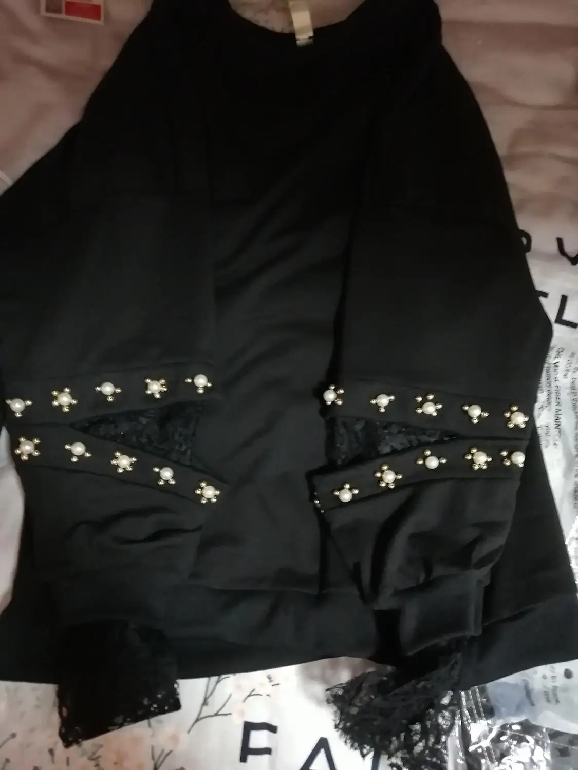 Kaufen MUMUZI Große größe 4XL frauen schwarz lange ärmeln sweatshirts spitze nähte große lose perlen jacken lose stil tops