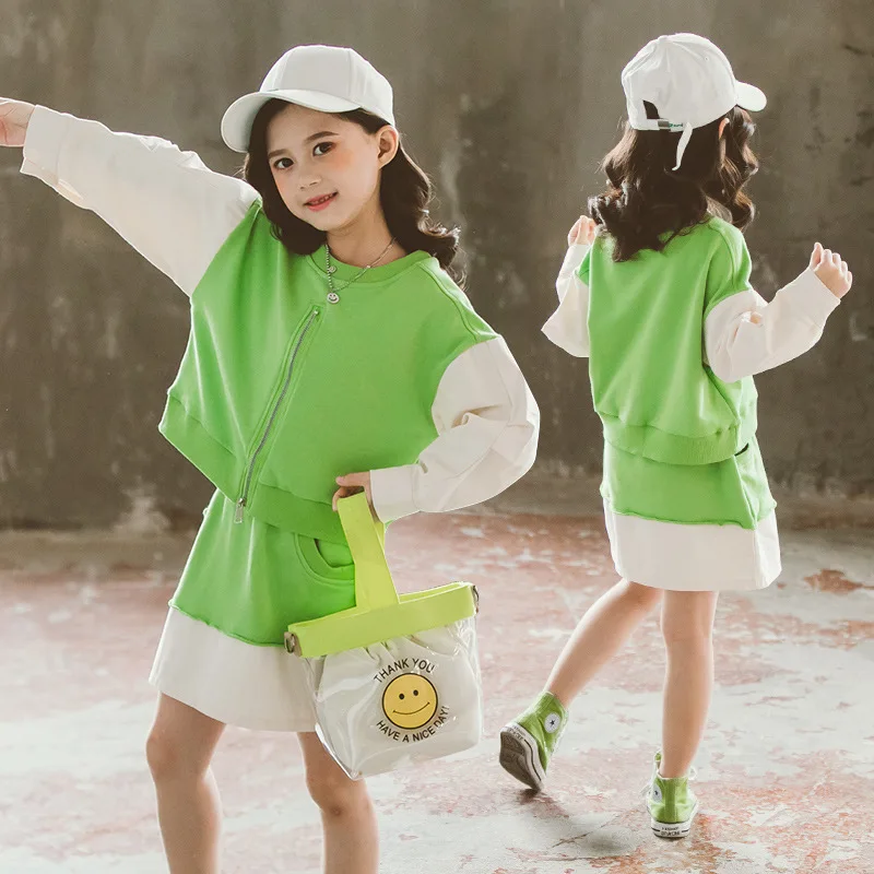 

Girls Long Sleeve Spring and Autumn 2020 New Style Children's Western Style Loose Hole Top Children