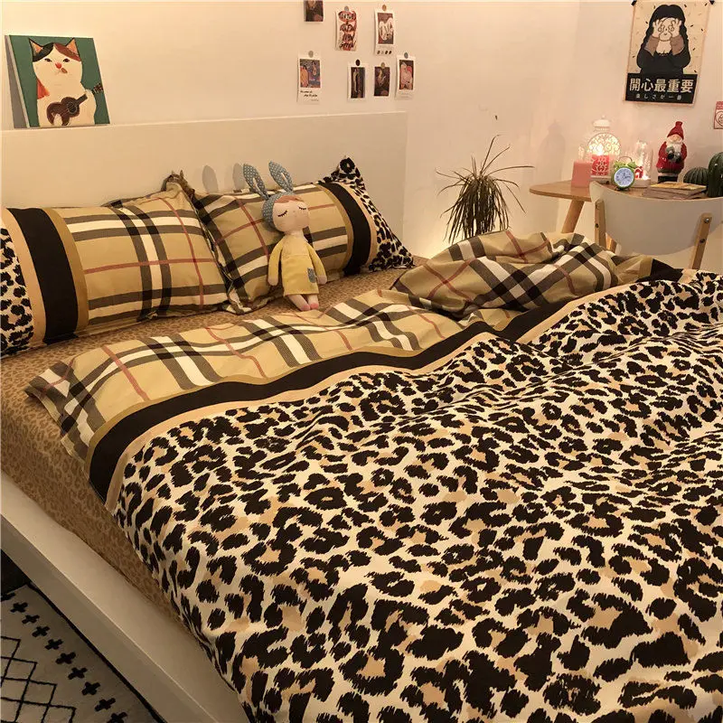 

Leopard Print 220X240 Bedding Set Luxury Comfort Duvet Cover Set Super Soft Bed Linens