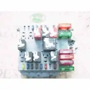 

CASE RELAYS/FUSES ALFA ROMEO 147 (190) 1.6 T.Spark ECO Distinctive 46558759 BOX P/FUSES AC704 [7503541]
