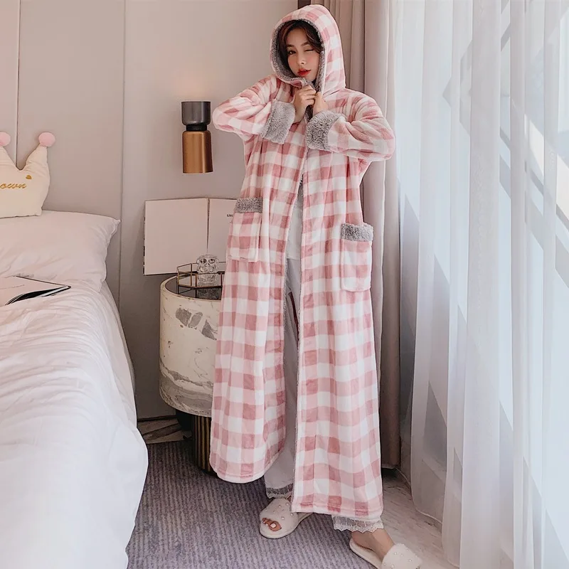 

Leisure Women Autumn Winter Thickened Lengthened Night-Robe Can Be Worn Outside New Fashion Lovely Plaid Flannel Warm Nightgown