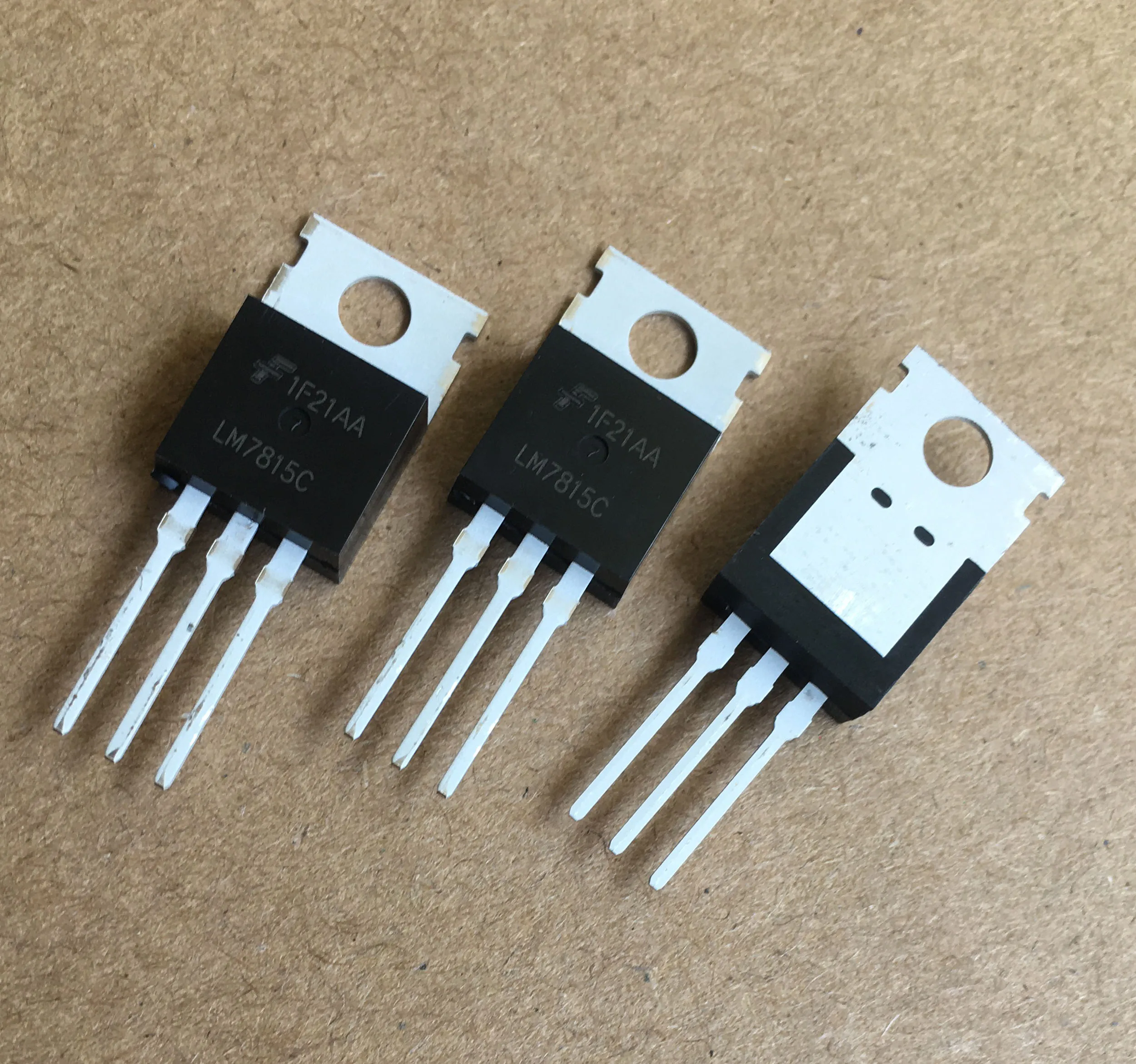LM7815CT LM7815C LM7815 100% оригинальный новый чип питания TO-220 2 шт. | Электронные компоненты