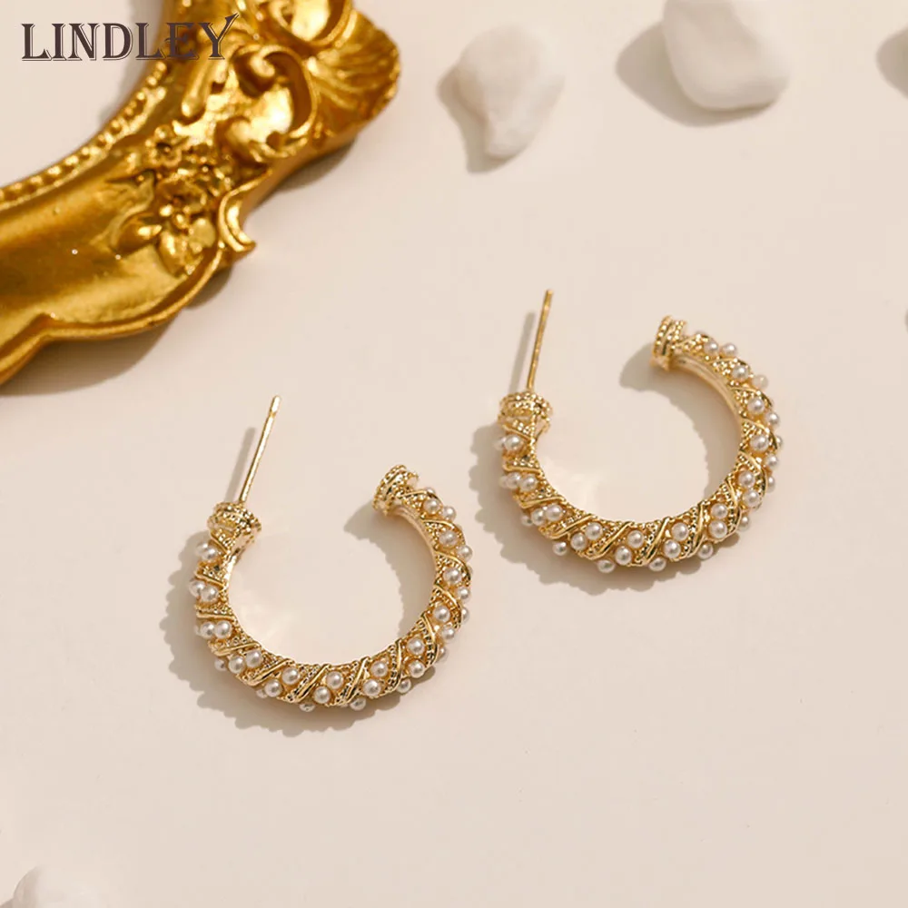 

LINDLEY dangle round C letter earrings for women 585 gold Inlaid pearls stud earring 2020Korean niche design jewelry Accessories