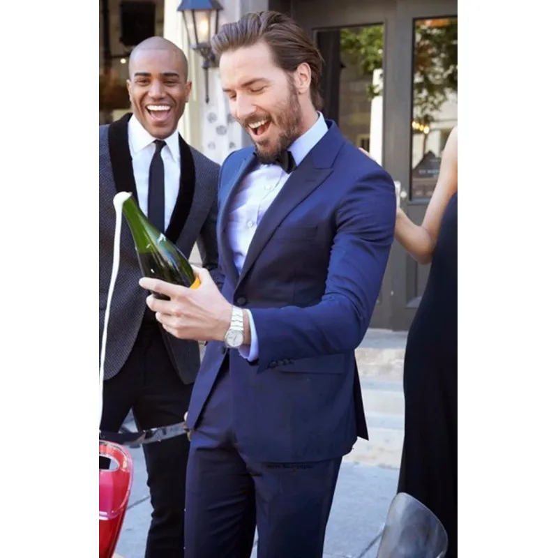 

Custom Made Latest Design Mens Suits Groom Tuxedos Groomsmen Wedding Party Dinner Best Man Suits Blazer (Jacket+Pants)