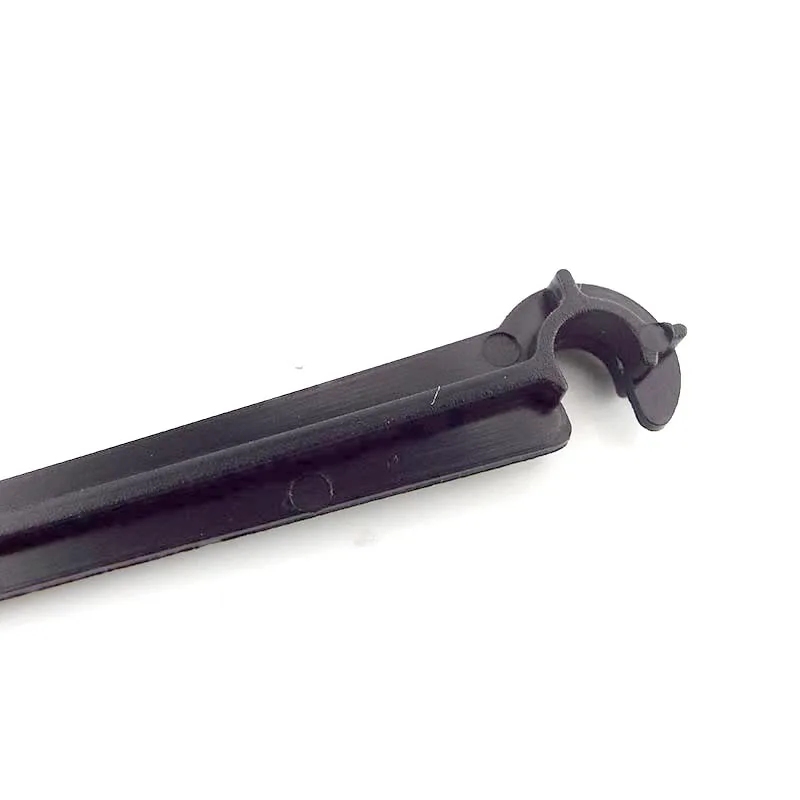 Description Picture 4 of item1/4" Garden Hose Drip Irrigation Support Stakes C Shape Hook 4/7mm Tube Pipe Fixed Holder Watering Dripper Sprinkler Bracket