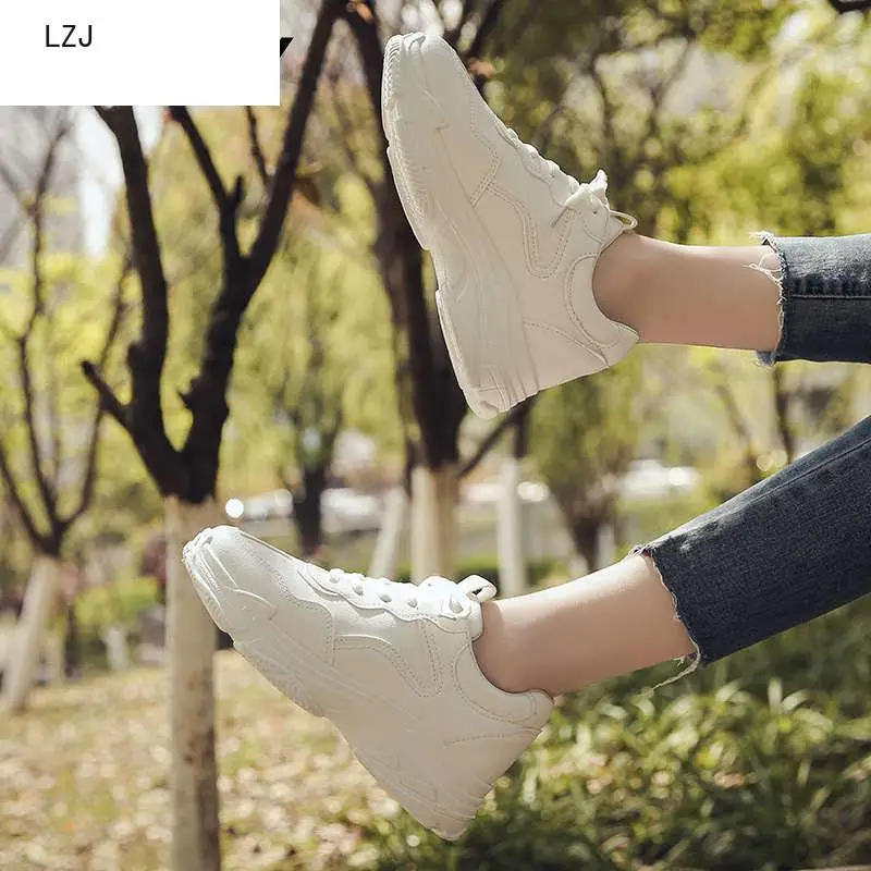 

2019 Women Shoes Autumn White Shoes Sneakers Women Fashion Brand Retro Platform Shoes Ladies Footwear Breathable Mesh Sneakers