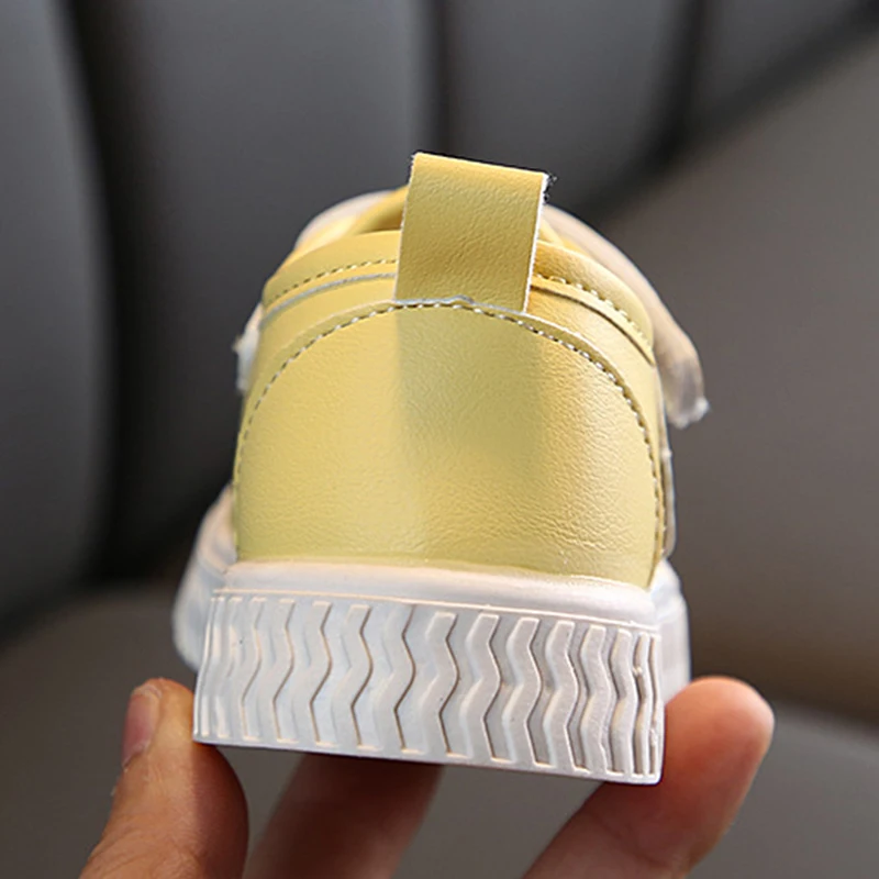 Удобная детская новая модная детская спортивная обувь для девочек и мальчиков обувь с закрытым носком парусиновая обувь для учащихся Повседневная беговая Обувь