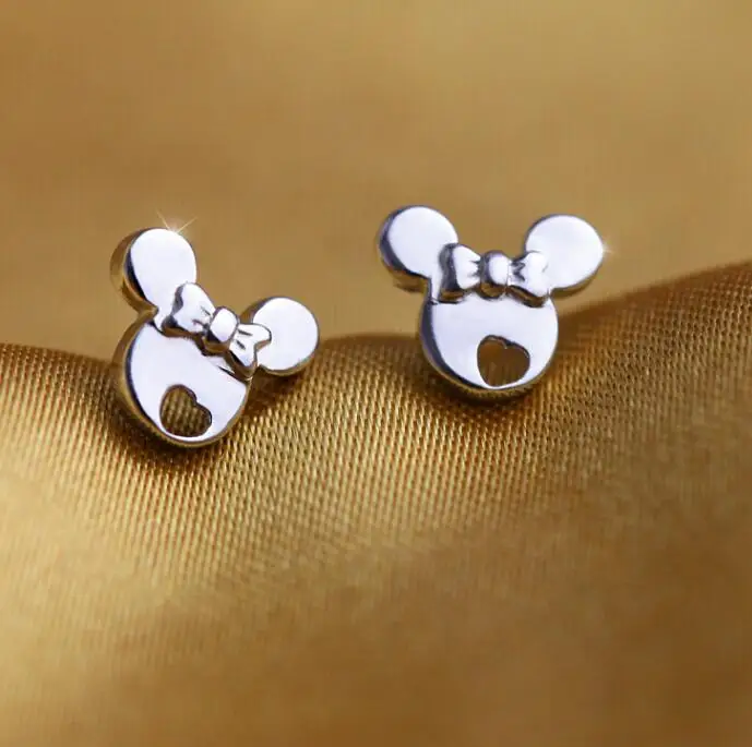 

Oly2u Cute Hollow Heart Cartoon Mickey Stud Earrings for Women Lovely Animal Mouse Earings Children Birthday Gift Kolczyki