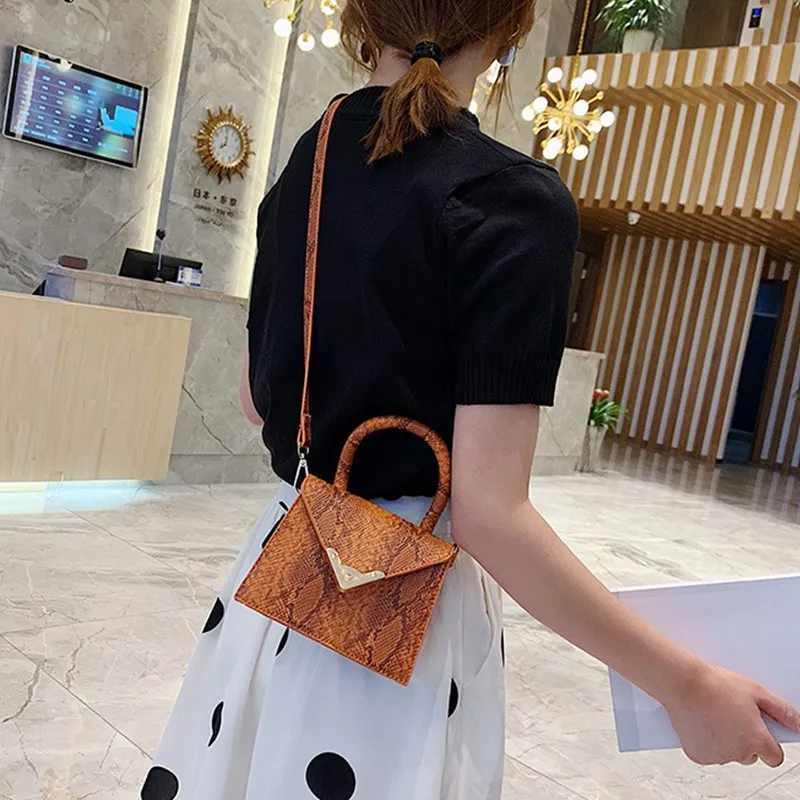 Женская модная повседневная Летняя мини сумка для кроссбадов в стиле ретро со змеиным пером, Большая вместительная сумка