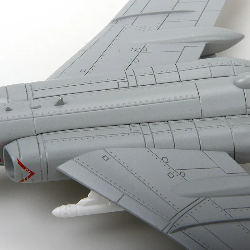 

Boom 6k Bomber Model hong liu Fighter Plane Model 1: 144 H6 Alloy Aircraft Model Military Model