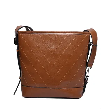 

Bags women 2019 new autumn and winter niche wild atmosphere high-grade texture shoulder messenger bag large capacity bucket bag