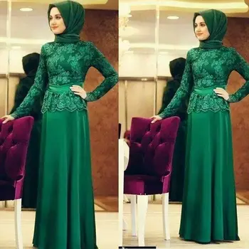 

2020 Muslim Prom Party Dresses With Hijab Lace Appliques Waistband Green Long Sleeves Sheath Formal Evening Wedding Guest Gowns