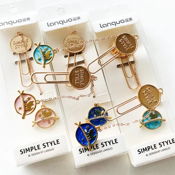 

Kawaii Big Clip Cat And Diamond Metal Chain Pendant Bookmark Marker of Page School Office Supply Student Stationery