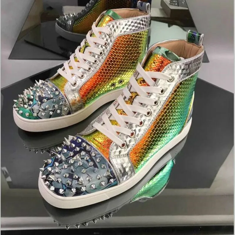 

2019-2020 New Men's Casual Shoes Designers Gradient Colors Head Studded Spikes Zapatos De Hombre Rivets Fashion Men Flats Shoes