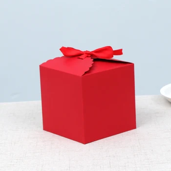 

15pcs 11*11*11cm Brown/Red Paper Candy Box Square Gift Packaging Box With Ribbon Wedding Candy Favors Gift Boxes