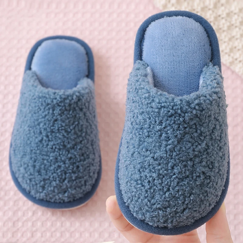 Blue Детские тапочки; Зимние коралловые бархатные милые домашние тапочки в горошек с бантиком для маленьких девочек и мальчиков; теплые домашние тапочки; Нескользящие мягкие Тапочки - Цвет: Blue