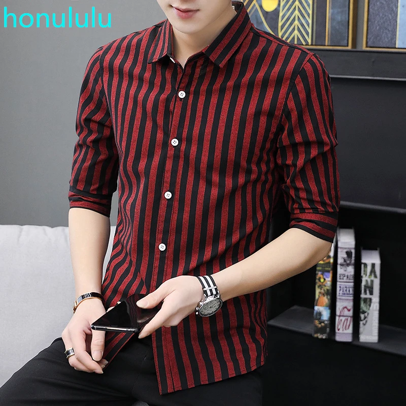 

2020 trend new men's stripe 5-point short sleeve shirt Korean youth middle sleeve flower shirt