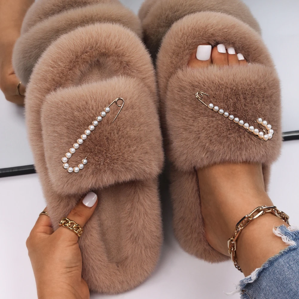 Furry indoor slippers Clearance