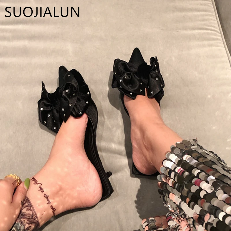 SUOJIALUN/женские шлепанцы; атласные женские шлепанцы с бантом; элегантные женские босоножки с острым носком на низком каблуке; Вьетнамки без застежки