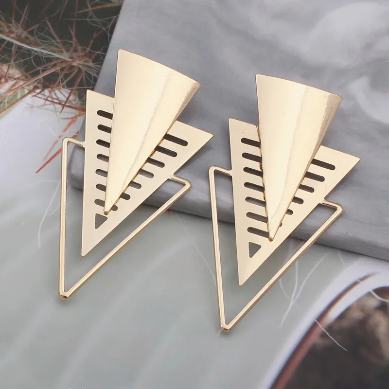 

EK949 Big Triangle Pendant Earring for Woman Stripe Exaggerated Stud Earring Ins Popular Wild Geometric Metal Earrings Punk Gift