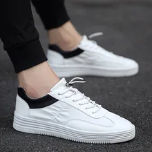 Мужская повседневная обувь из искусственной кожи на шнуровке; модная обувь для отдыха на плоской подошве; Вулканизированная обувь с глубоким вырезом; летние воздухопроницаемые кроссовки для мальчиков смешанных цветов