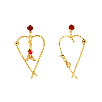

2020 Hot Sale Direct Selling Tin Alloy Heart Women Cubic Zirconia Aros Brincos Earing Asymmetric Earring Stud