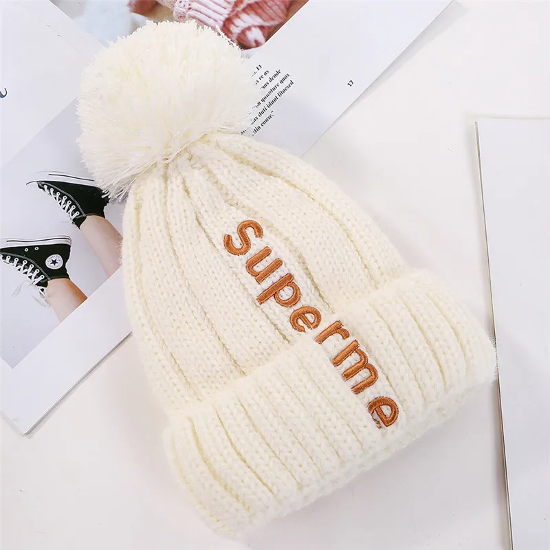 USPOP, женские вязаные шапки skullies с вышитыми буквами, женские зимние шапки, плотные теплые бархатные шапки с подкладкой, симпатичный помпон, шапки с помпонами - Цвет: Белый