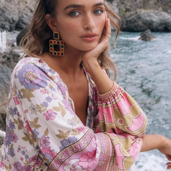 

Boho Floral Printed Playsuits Long Sleeve V Neck Sexy Vintage Jumpsuits 2020 Spring Summer Beach Casual Rompers Women Playsuits