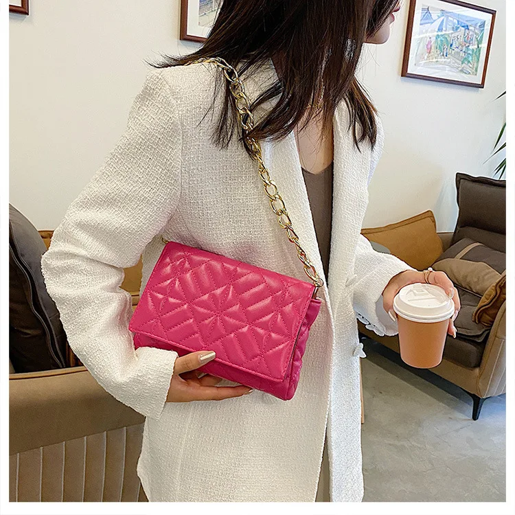Branded Women's Shoulder Bags 2021 Metal Thick Chain Quilted Designer Purses And Handbag Women Clutch Bags Ladies Striped bag Branded Women's Shoulder Bags 2021 Metal Thick Chain Quilted Designer Purses And Handbag Women Clutch Bags Ladies Striped bag