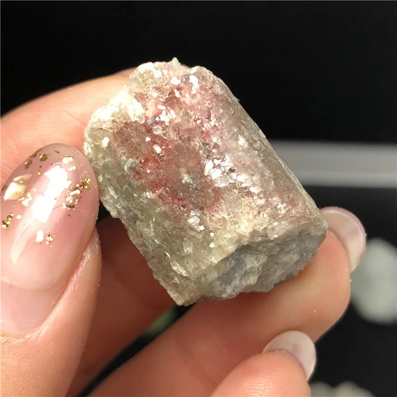 1 шт. натуральный зеленый розовый турмалин кристалл минеральное товарищество необработанный камень образец кристаллические камни Редкие оригинальные минеральные - Цвет: No.23