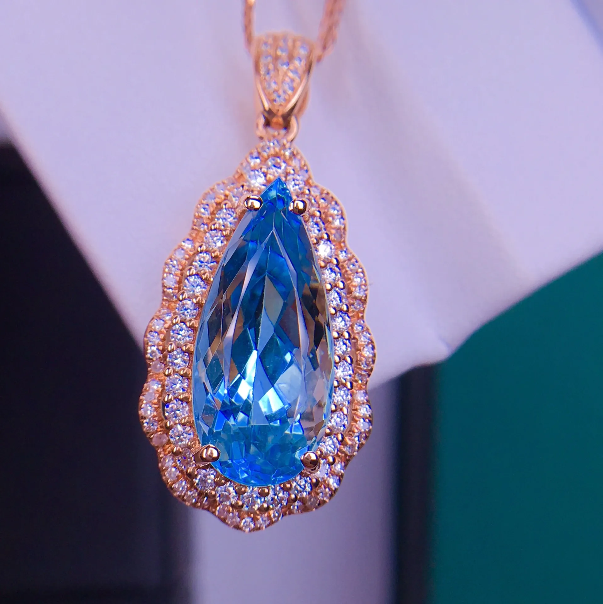 E708 고급 주얼리, 진짜 순수 18K 골드 주얼리 AU750 천연 아쿠아 마린 7.5ct 펜던트 여성용 고급 목걸이
