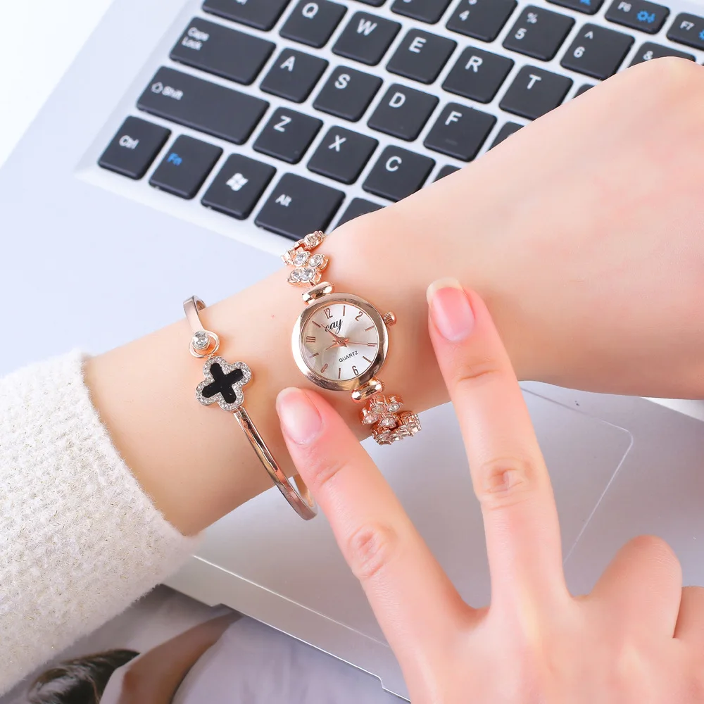 

Women's Fashion Diamond Set Clover Watch Strap Watch Cute Spring And Summer Hot Selling Bracelet Watch Fashion Watch Women's