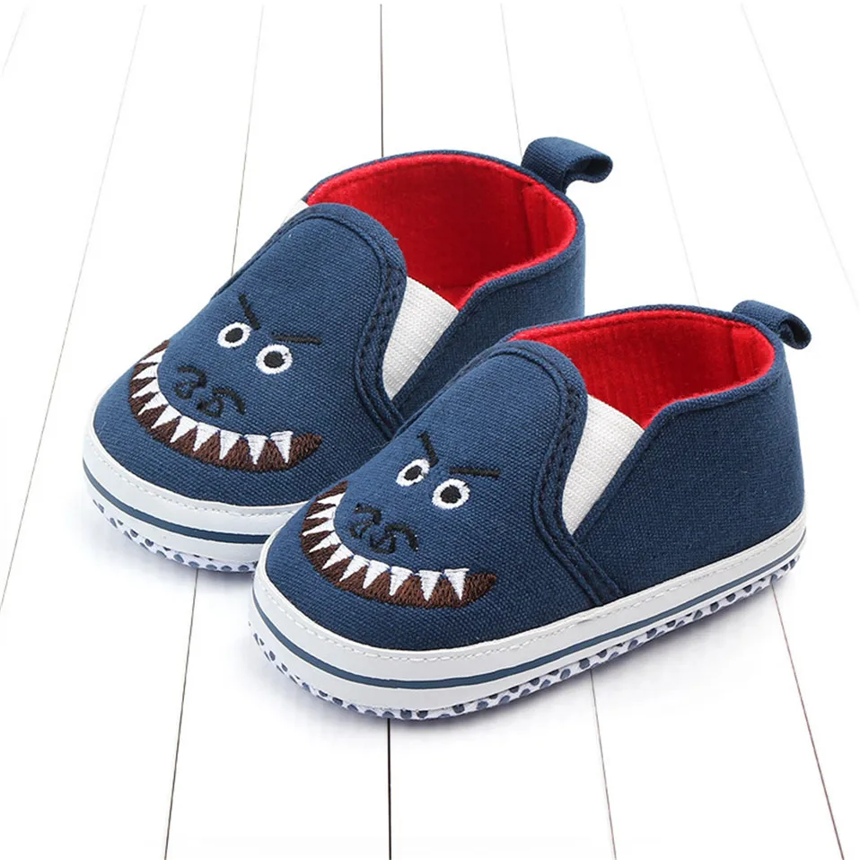 Детская обувь для новорожденных с принтом героев мультфильмов, для тех, кто только начинает ходить, для маленьких мальчиков обувь для девочек мягкая подошва анти-скольжения пинетки для малышей модная обувь для детей