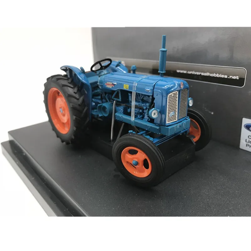 Модель трактора из 1:32 сплава FORDSON POWER MAJOR Metal Agricultural, коллекция моделей тракторов