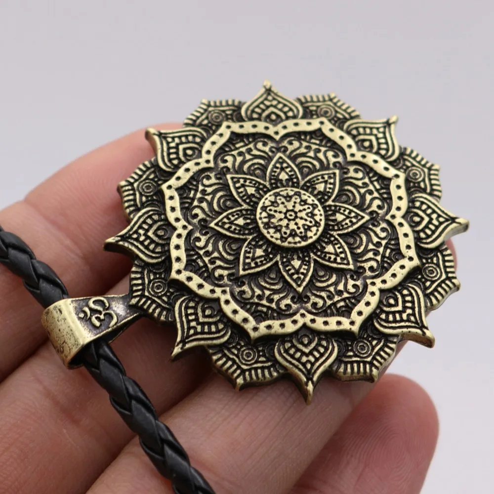 12640462160_1834346341