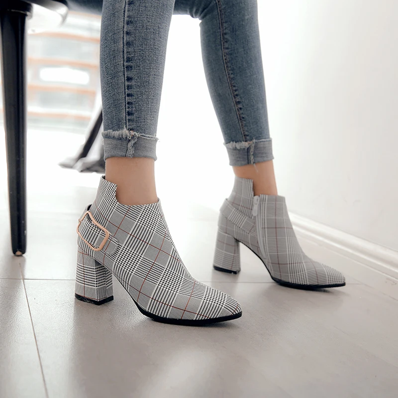 Cena Lucyever kobiety jesienne buty zimowe modny boczny zamek błyskawiczny klamra grube szpilki botki Casual Plaid Pointed Toe Botas Mujer