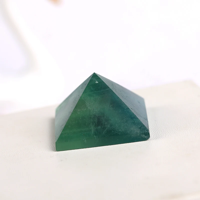 

1PC Chakra Green Fluorite Pyramid Natural Green Crystal Handmake Polishing Crystal Point Healing Stone Minerals Quartz Tower