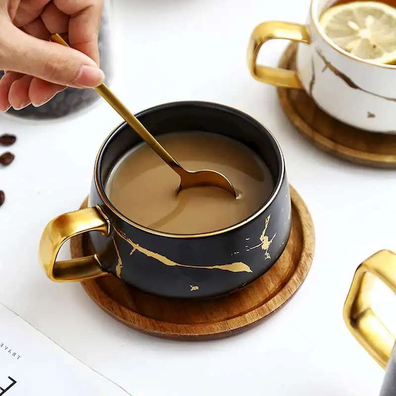 Креативные свежие в скандинавском стиле мраморные матовые керамические золотистые чайная, кофейная кружка с деревянной крышкой лоток подарок