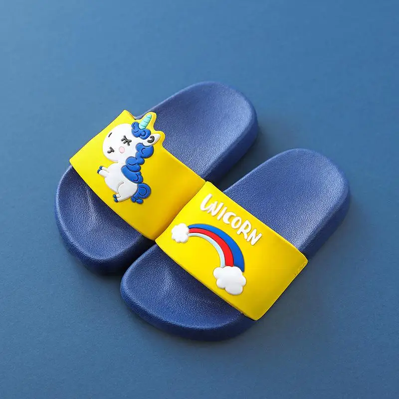 Новые Мультяшные радужные тапочки с единорогом для маленьких мальчиков и девочек; Детская летняя домашняя обувь; Детские уличные новые сандалии - Цвет: YELLOW