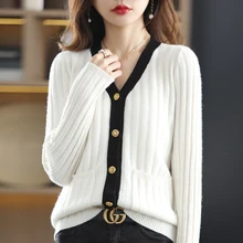 

Ladies Spring And Autumn New V-Neck Soft Small Fragrance 100% Pure Wool Knit Cardigan Black And White Colorblock Fashion Sweater