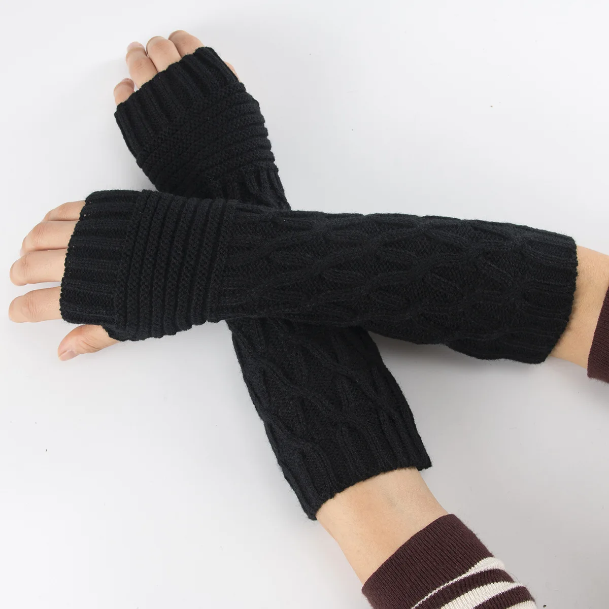 Dámské bezprsté rukavice - pletené, dlouhé (délka 30 cm), chránící celé zápěstí